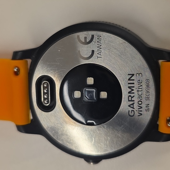 Garmin Vivoactive 3 Smartwatch - Orange - Picture 4 of 6